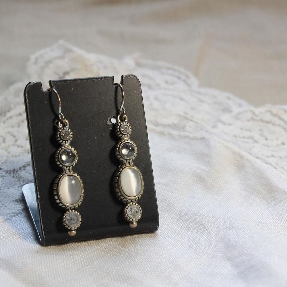 Fairycore silver-tone dangle earrings decorated with glass stones